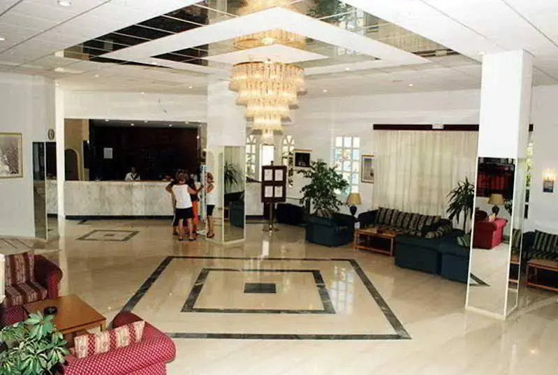 Crystal Residence - Photo 1