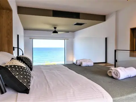 CUBES ON THE BEACH Athens airport - Photo 4