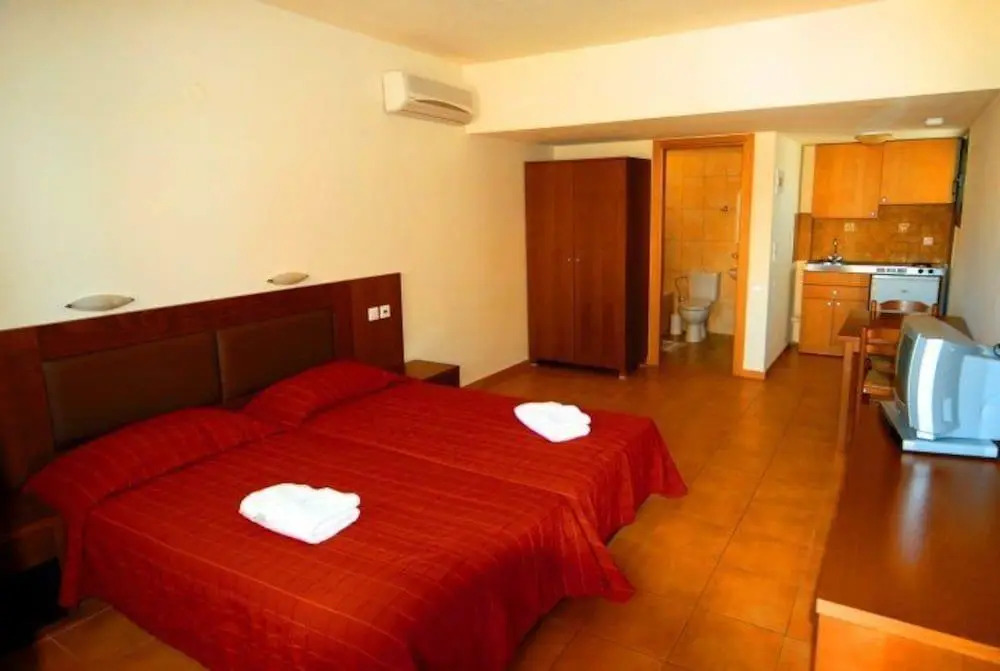 Dia Apts - Photo 4