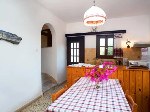 Dolphin Apartments - Photo 3