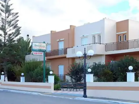 Dreamland Hotel Apartments - Photo 1