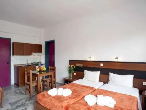 Dreamland Hotel Apartments - Photo 3