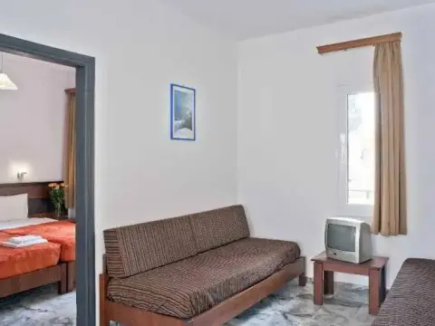Dreamland Hotel Apartments - Photo 4