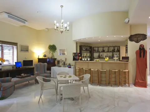 Efplias Hotel Apartments and Suites - Photo 2