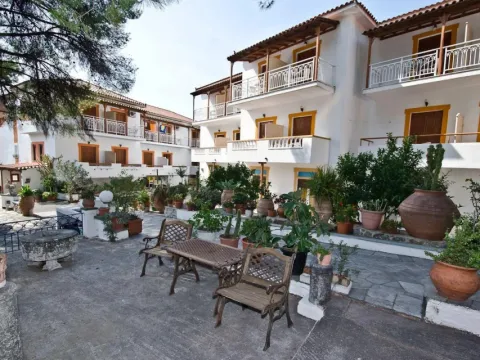 Elios Holidays Hotel - Photo 1