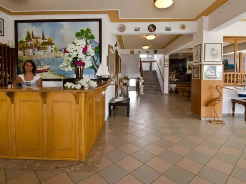 Elios Holidays Hotel - Photo 2