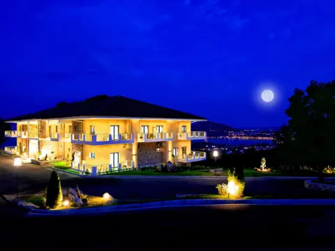 Enastron View Hotel - Photo 1