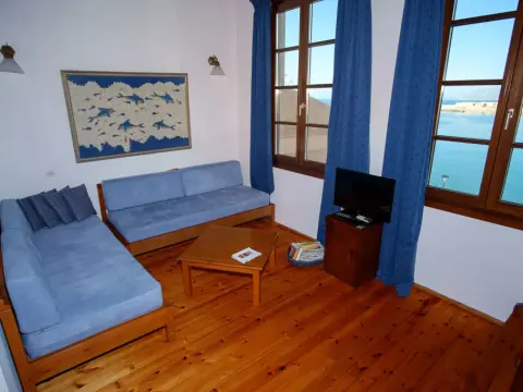 Erietta Suites - Photo 3