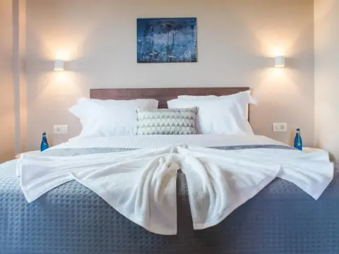 Evelyn Hotel - Photo 3