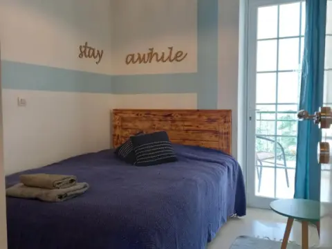 Evie's apartment - Photo 2