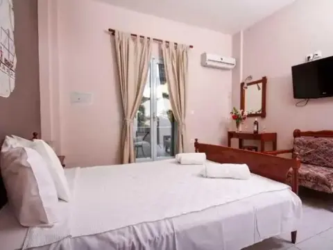 Family Vassalos - Photo 3