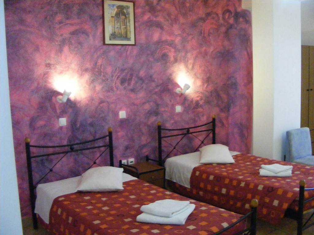 Fira Calm Hotel - Photo 3