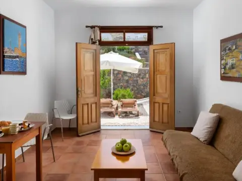 George's Villas - Photo 1