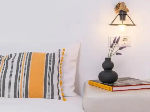 Golden Sunrise Suites - Santorini Superior Suite - Photo 4