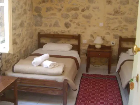 Hariklia Rent Rooms - Photo 3