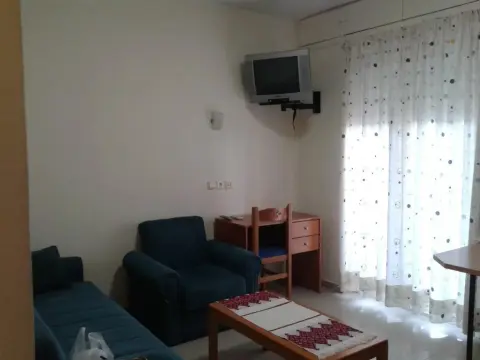 Helen Apartments - Photo 3