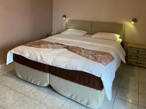 Hotel Afrika - Photo 4