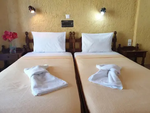 Hotel Alexandros - Photo 2