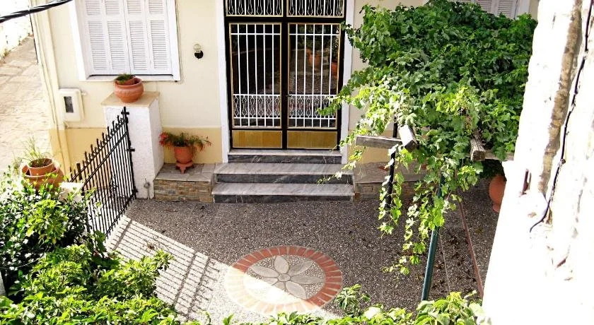 Alexandros Apartments