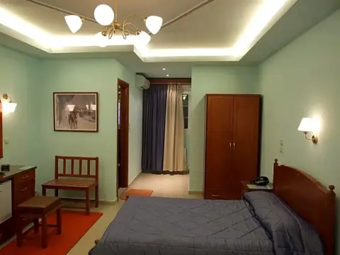 Hotel Avra - Photo 1