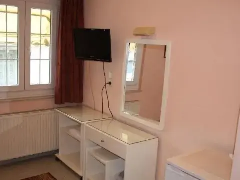 Hotel Avra - Photo 4