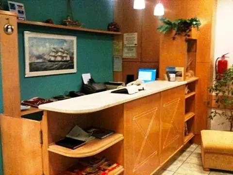 Hotel Avra - Photo 3