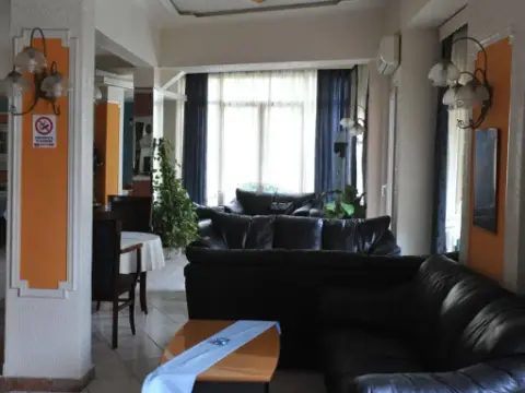 Hotel Emporiko - Foto 2