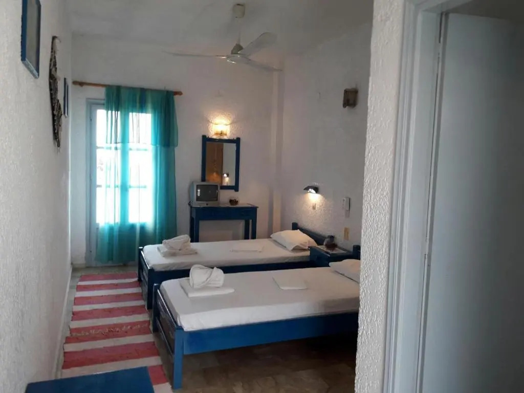 Hotel Kamari - Photo 4