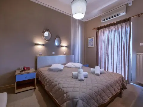 Hotel Taxiarhis - Photo 3