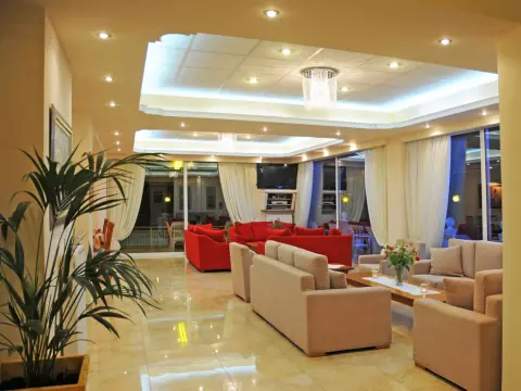 Hotel Taxiarhis - Photo 2