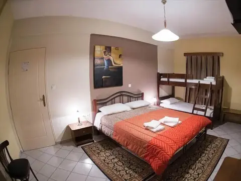 Hotel Tefthis - Photo 3