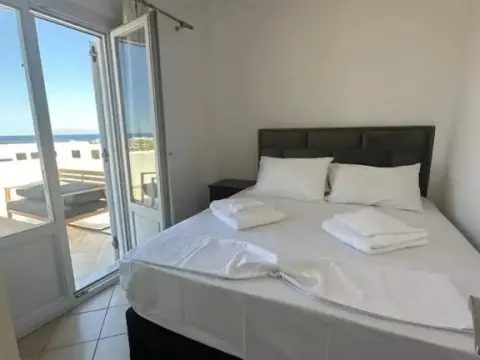 Ifestia House - Photo 3