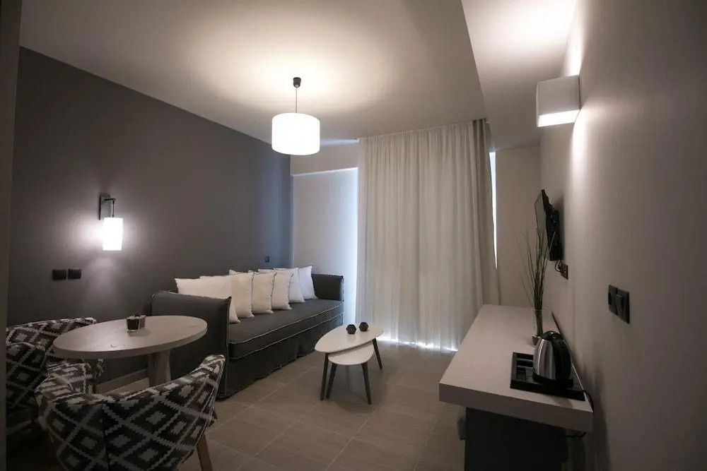 Infinity Hotel Gytheio - Photo 4