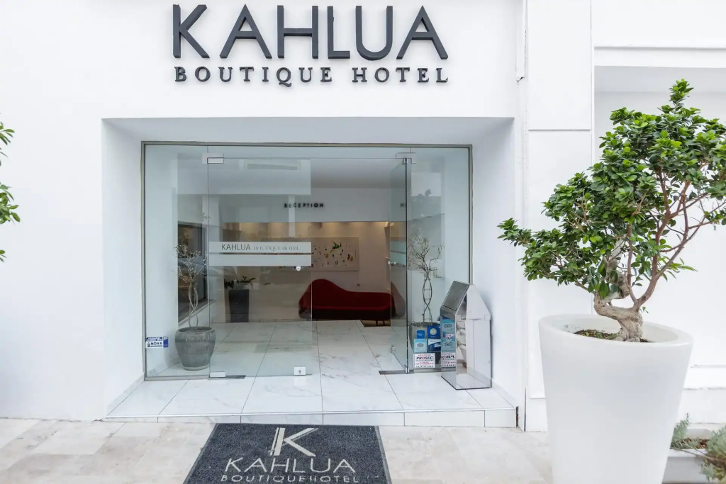 KAHLUA SEA VIEW SUITES 4 *