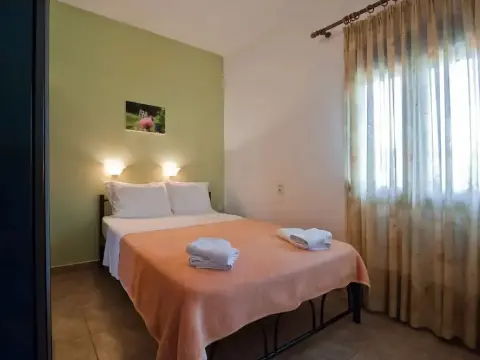 Kamares House Apartments & Studios - Photo 2