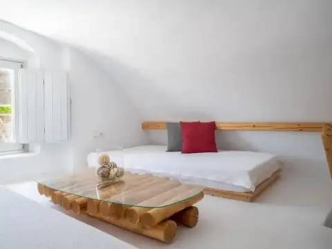 Karpimo & Fertimo Suites Santorini - Photo 4