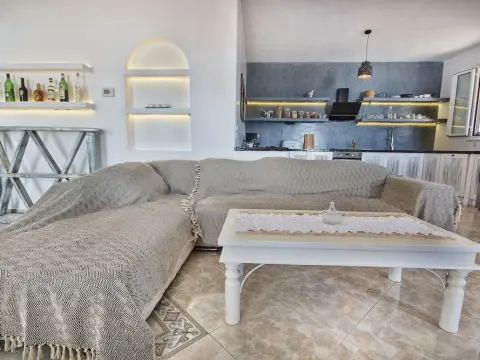 Krios Luxury Suites - Photo 3