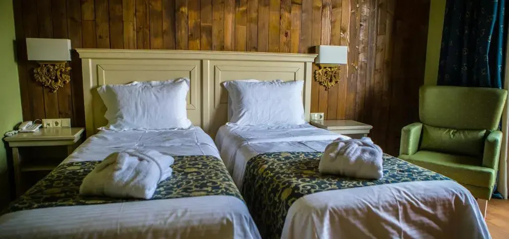 Irenes Resort - Photo 3