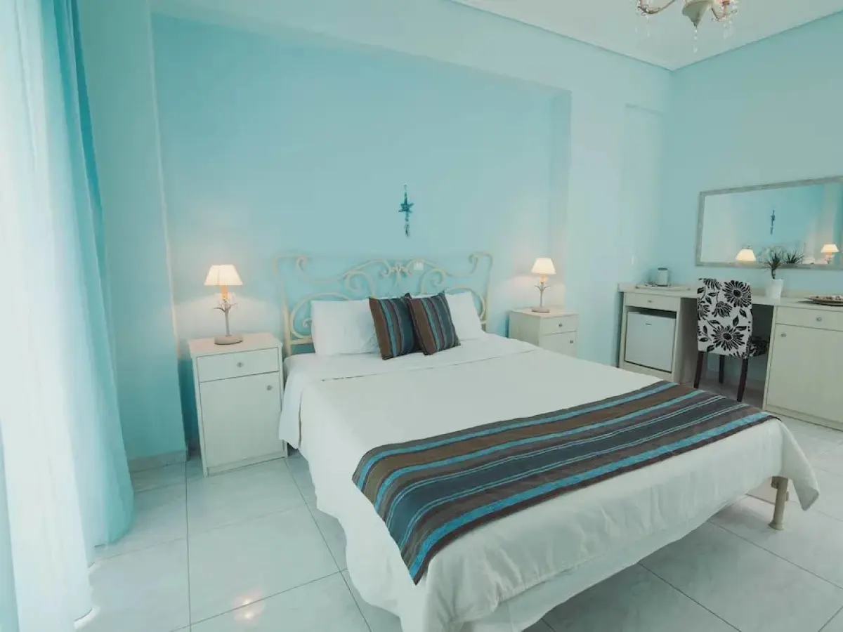 Kyparissia Blue Luxury Rooms & Suites