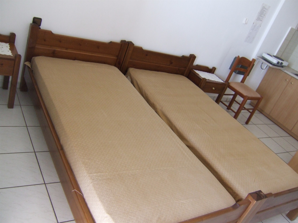 Litsa Efi Apartments