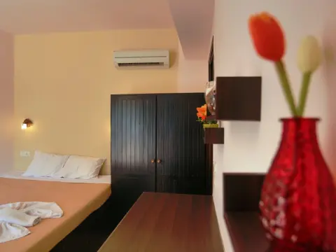 Little Lindos Sea View Studios - Photo 2