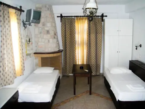 Maistrali Studios & Apartments - Photo 3