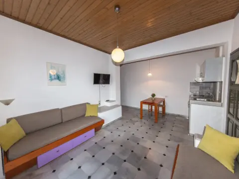 Manias Hotel Apartments - Photo 3