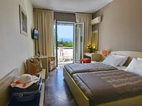 Mantenia Hotel - Photo 1