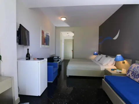 Mantenia Hotel - Photo 2