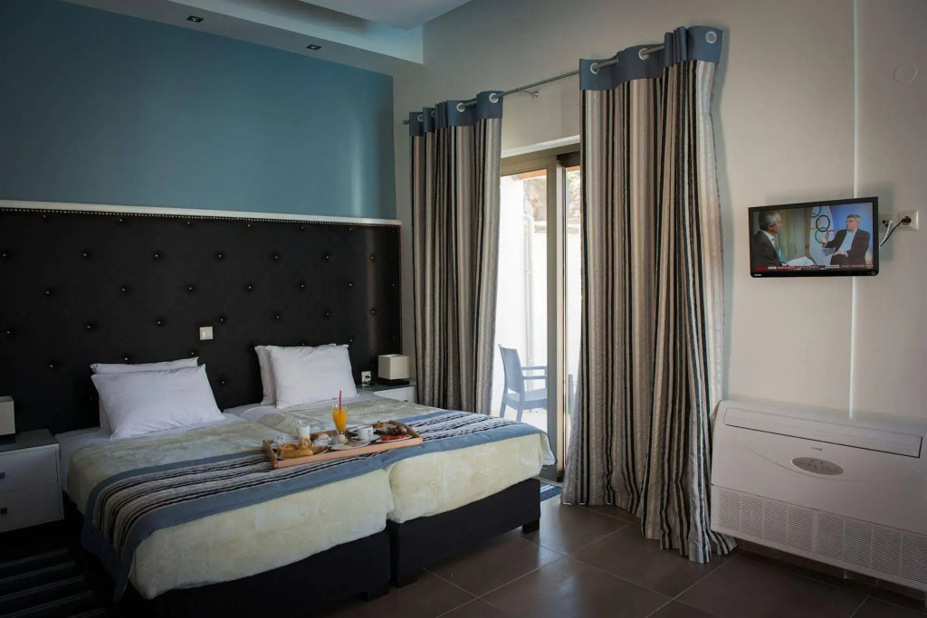 Mantinia Bay Hotel - Photo 3