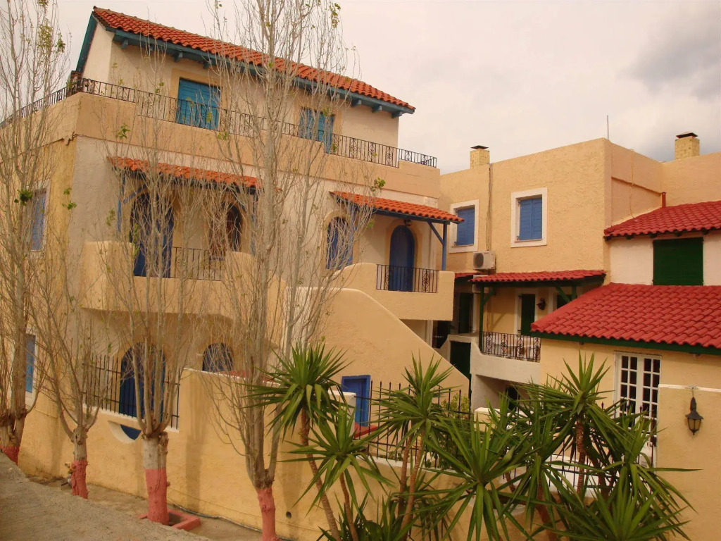 Maria Flora Apartments - Photo 1