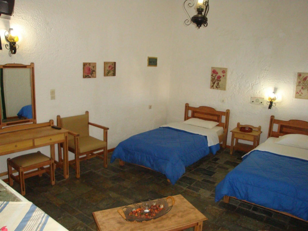 Maria Flora Apartments - Photo 3