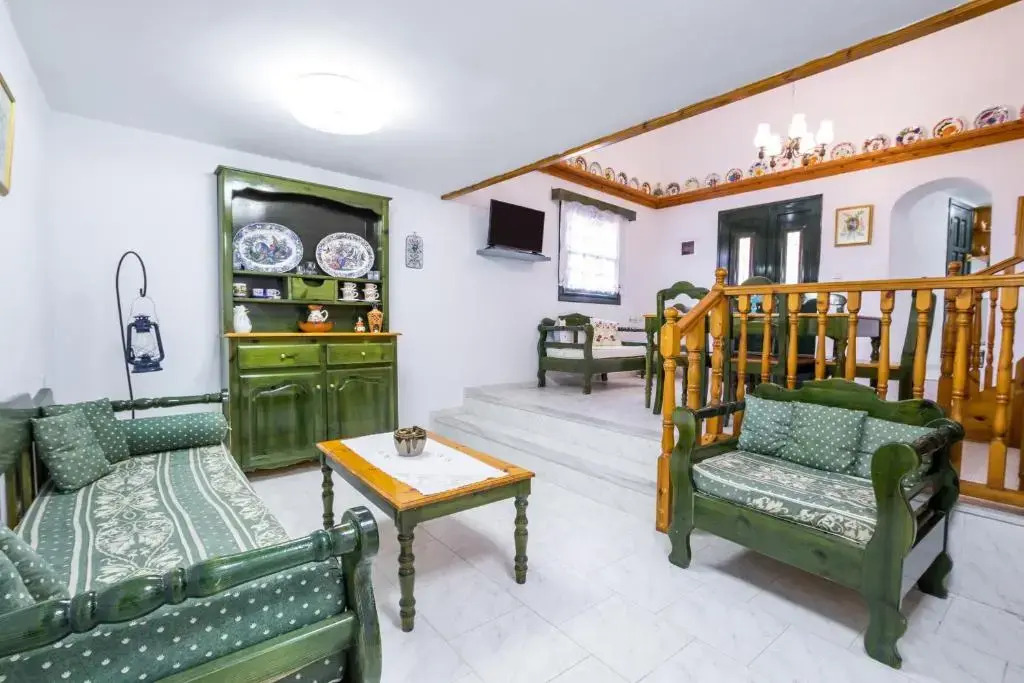 Mertonas Villa - Photo 3