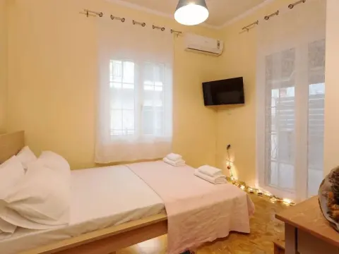 Metropolis Apartment - Photo 4